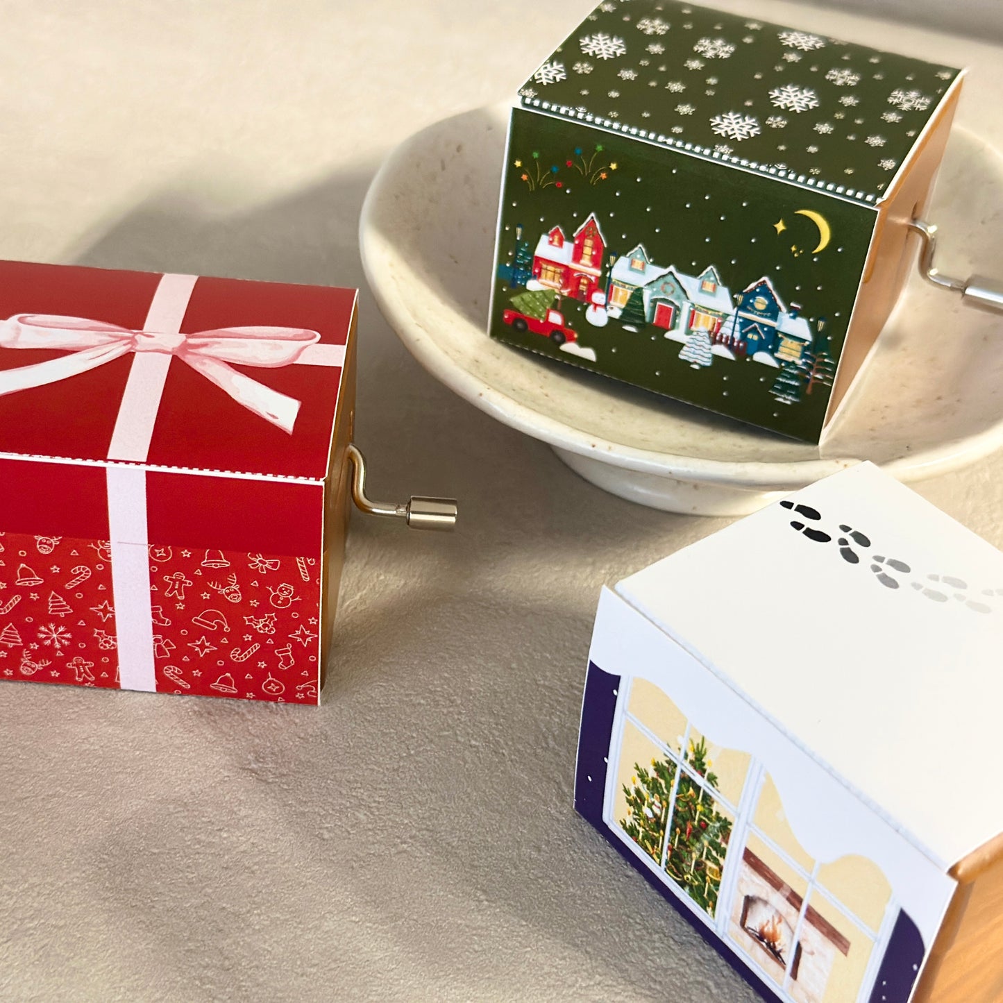 【期間・数量限定】手回し木製オルゴール　クリスマスカバー付き