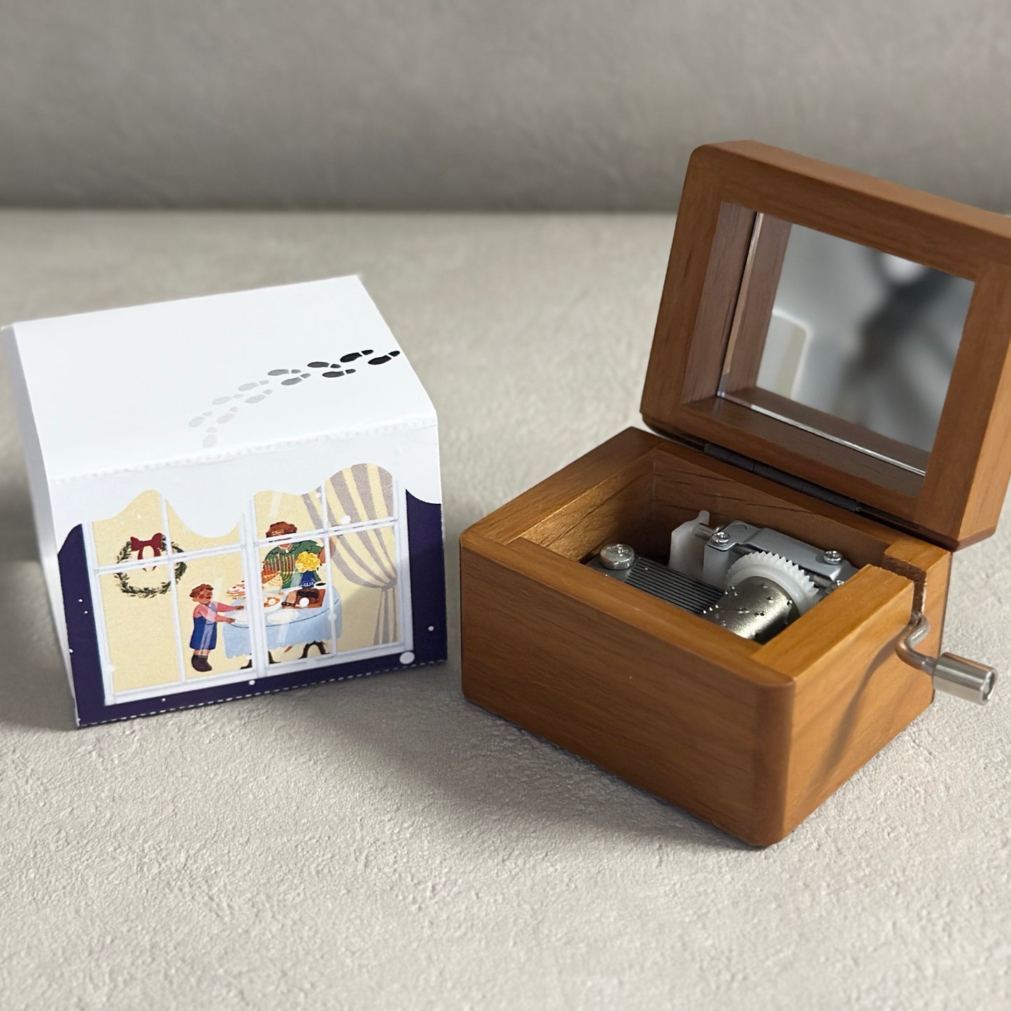 【期間・数量限定】手回し木製オルゴール　クリスマスカバー付き